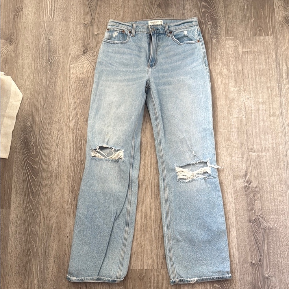 Abercrombie & Fitch The 90’s Relaxed Jean High Rise Distressed 29 8Long